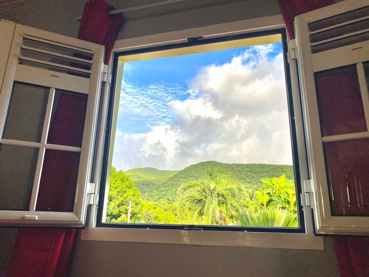 Habitation Baliache - Maison Creole Avec Jardin Privatif, Plage A 200M Deshaies Luaran gambar