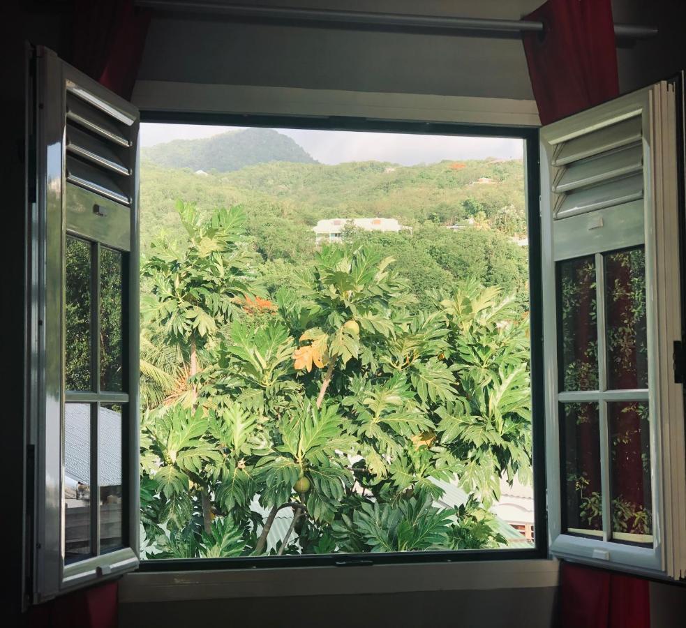 Habitation Baliache - Maison Creole Avec Jardin Privatif, Plage A 200M Deshaies Luaran gambar