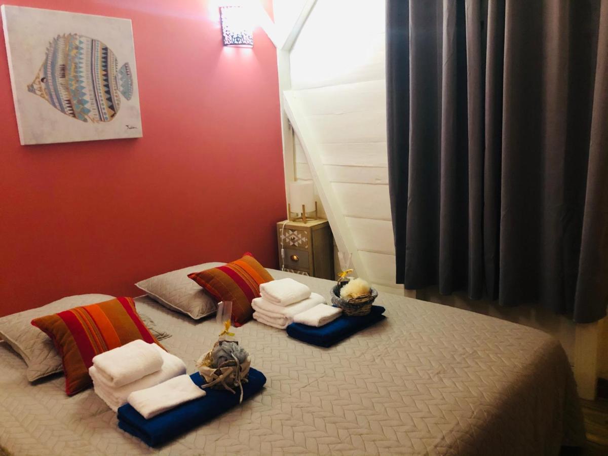 Habitation Baliache - Maison Creole Avec Jardin Privatif, Plage A 200M Deshaies Luaran gambar